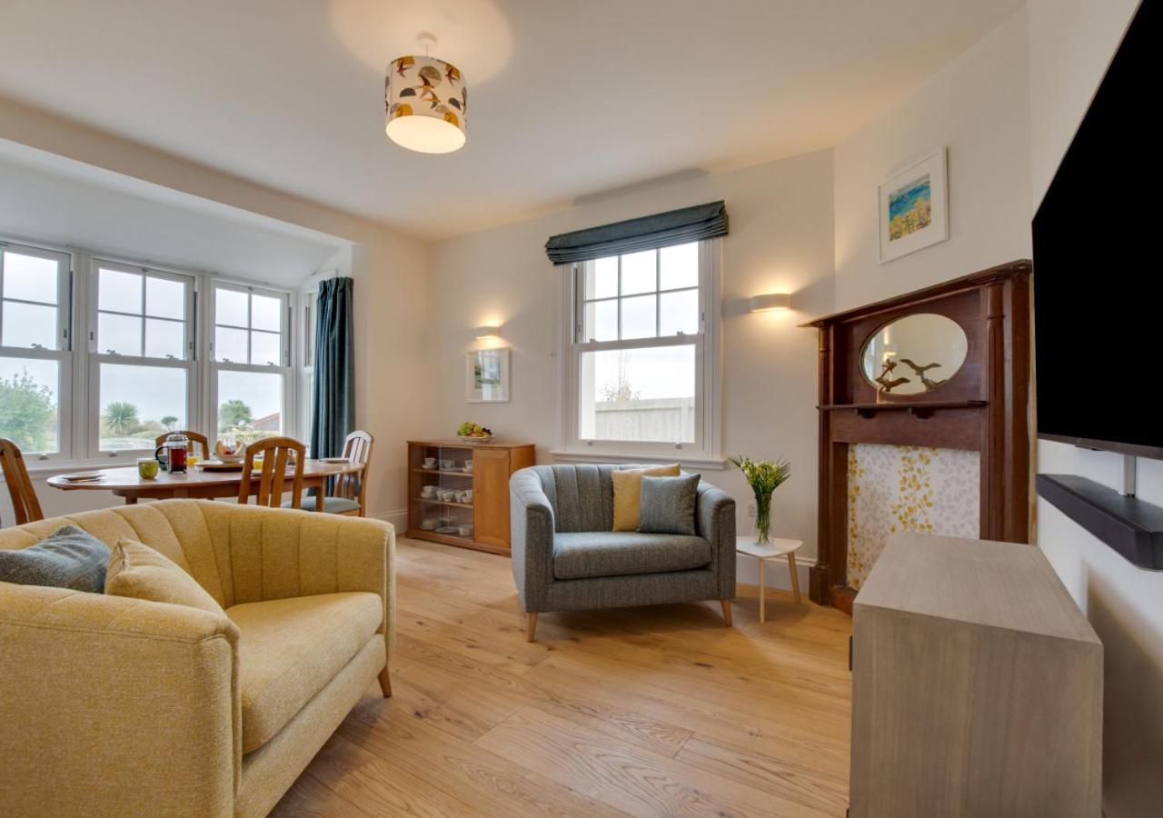 15 Lusty Glaze Holiday home *